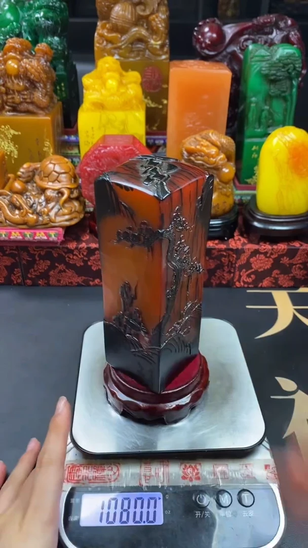 寿山石印石田黄乌鸦皮薄意雕长竖章