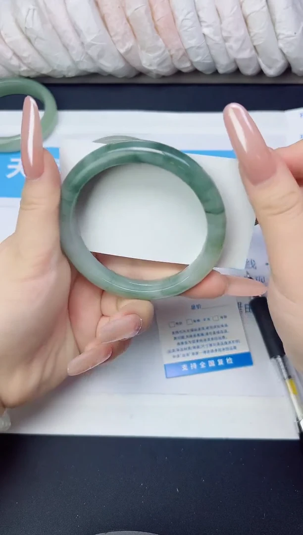 石英质玉手镯未镶嵌159/60.9