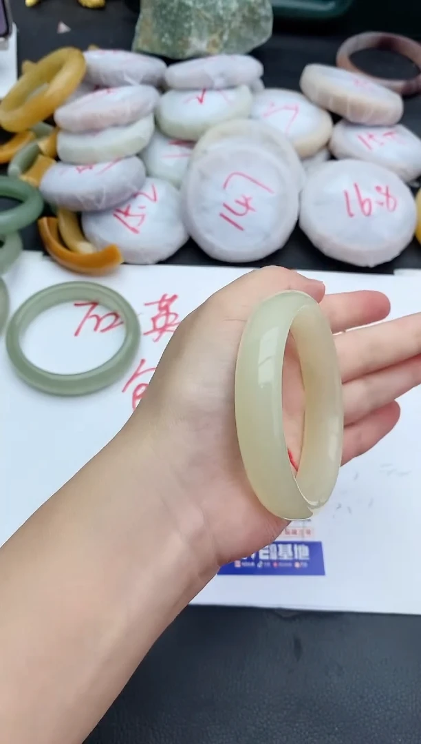 未镶嵌手镯石英质玉249+59/60