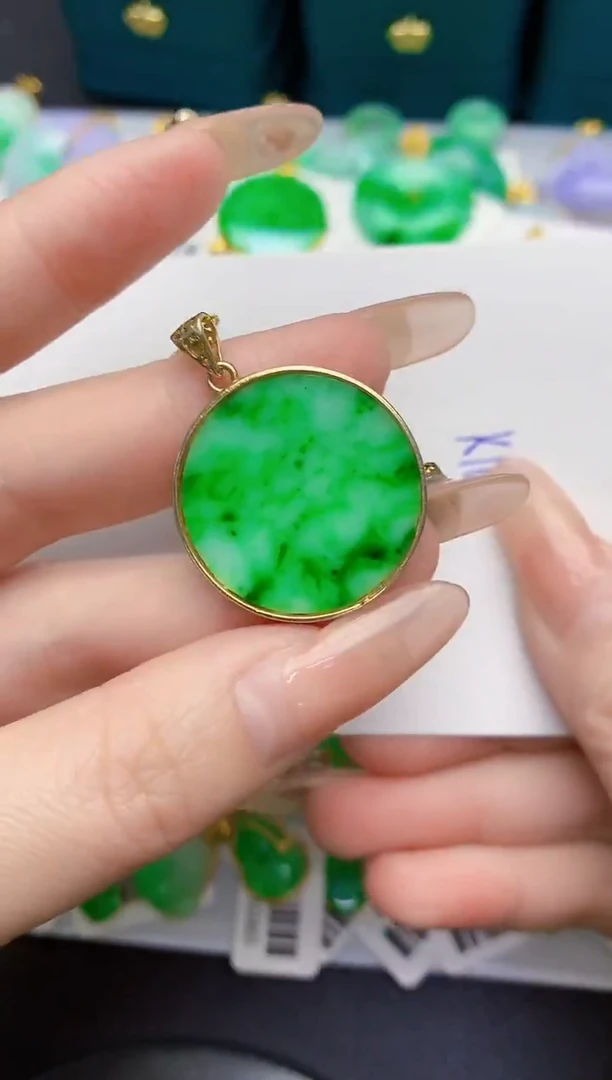 颈饰未镶嵌翡翠缅甸天然翡翠A货