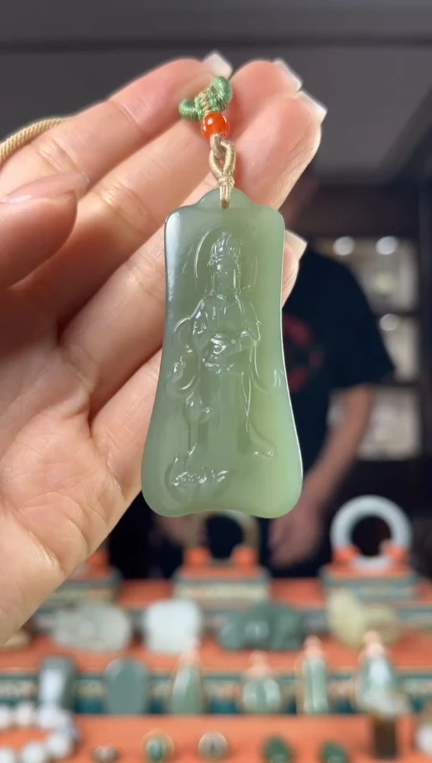 颈饰未镶嵌和田玉佩佩