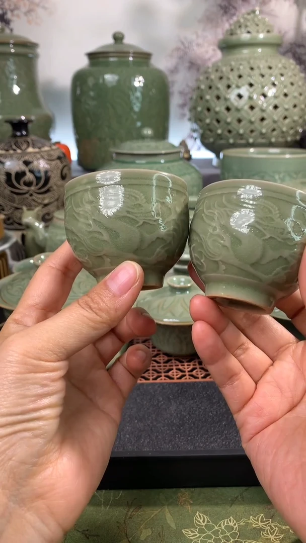 现代耀州窑微瑕青瓷龙纹小茶杯50CC两只