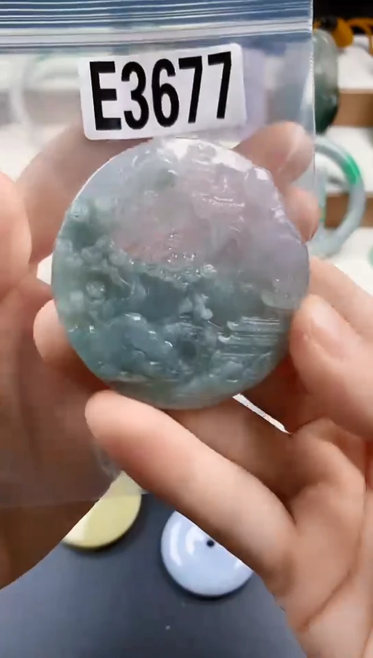 颈饰未镶嵌翡翠天然翡翠吊坠挂件