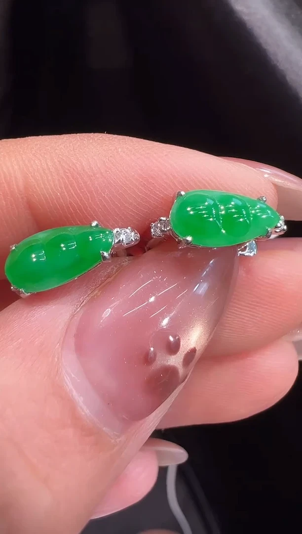 18K金镶嵌翡翠耳饰耳饰