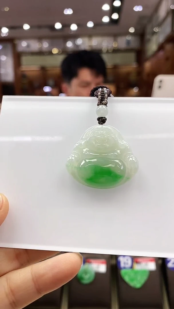 颈饰未镶嵌翡翠佛公