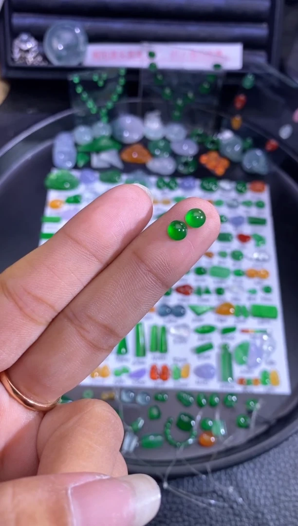 未镶嵌挂件翡翠蛋