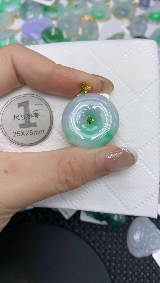 颈饰18K金镶嵌翡翠111111