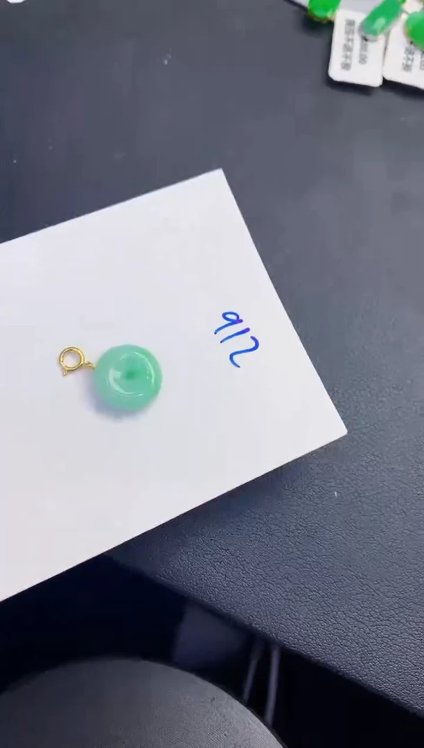 颈饰未镶嵌翡翠缅甸天然翡翠A货