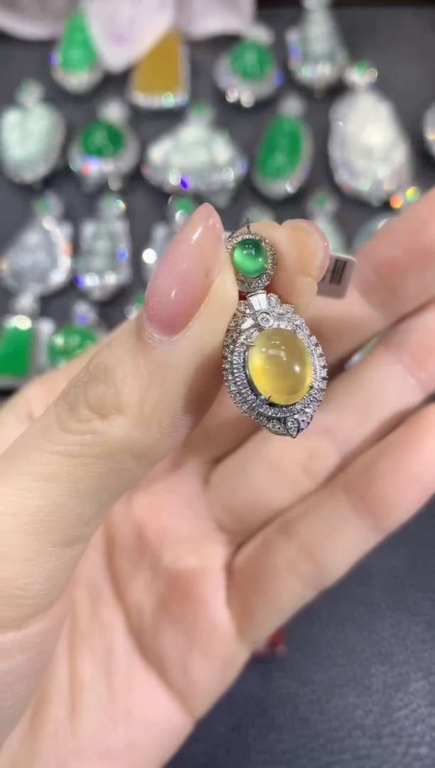 吊坠(不含链)18K金镶嵌翡翠D26翡翠