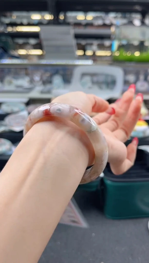 未镶嵌手镯石英质玉六*六圈口（赠品镯心）