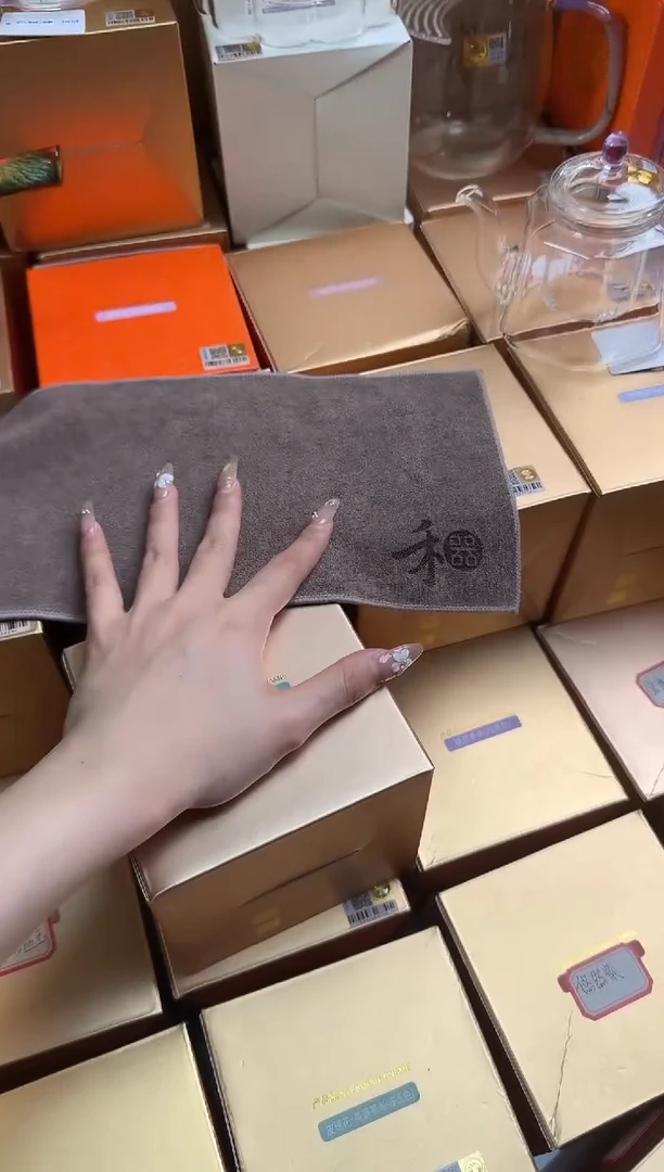 @@禾器麂皮绒茶巾两条