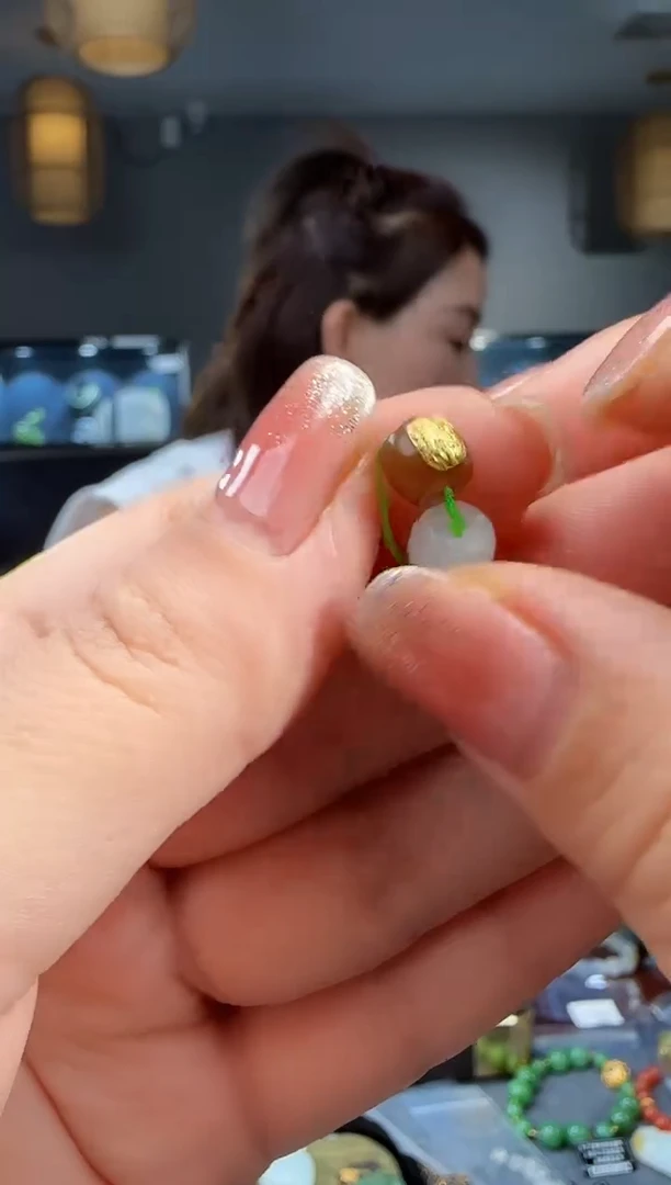 和田玉未镶嵌吊坠(不含链)1