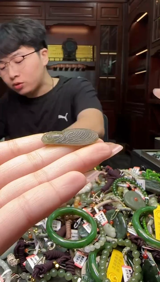 颈饰未镶嵌和田玉多样性发一