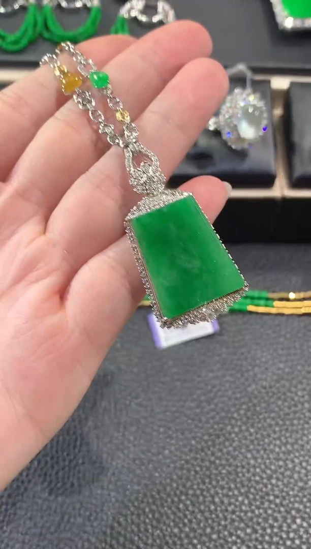 套链18K金镶嵌翡翠C77