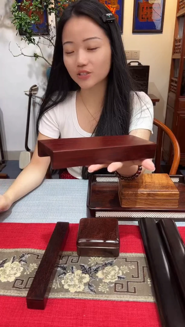 紫檀木类成套家具臂搁   一木挖  一物一拍