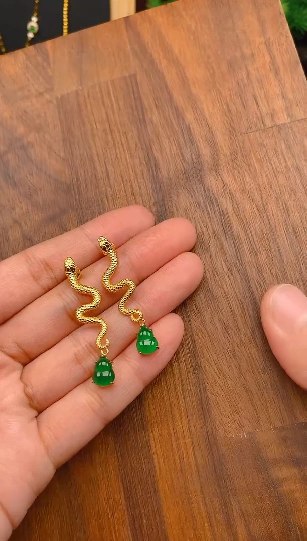 【闪购商品】翡翠耳饰银S925镶嵌小蛇耳钉