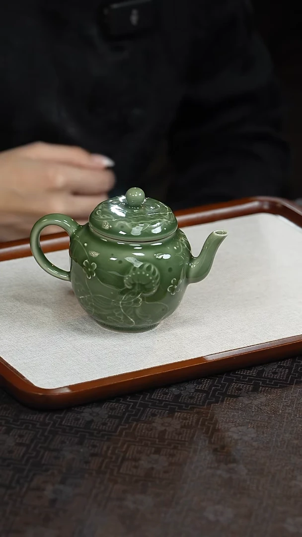 瓷陈果  海底世界 水母 壶