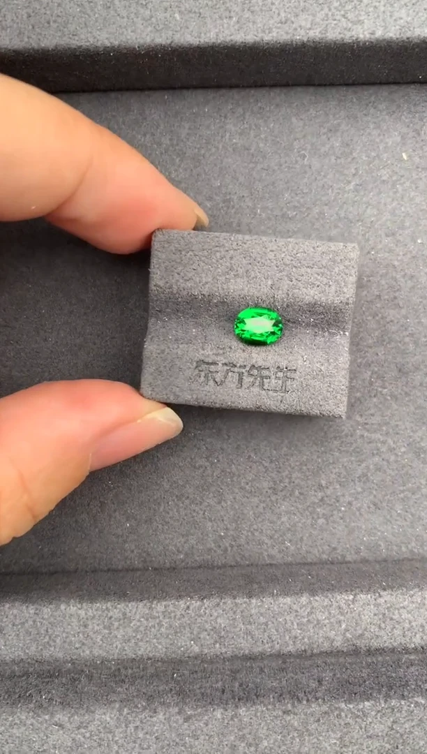 未镶嵌珠宝半成品石榴石（沙弗莱）1.2ct沙弗莱 GE 定制