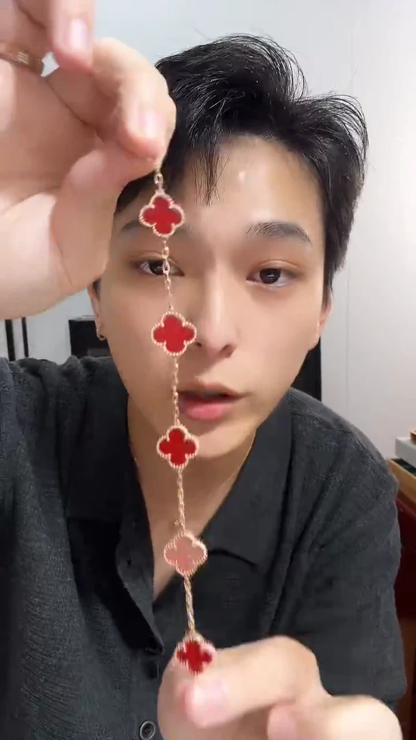 18K金镶嵌手链玛瑙/玉髓红色k玫，五花手链