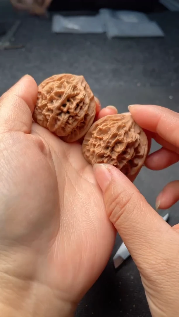 把件文玩核桃w121  龙纹 37尺