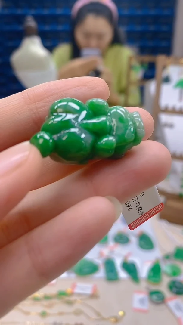 颈饰18K金镶嵌翡翠新号开播 全场乱卖