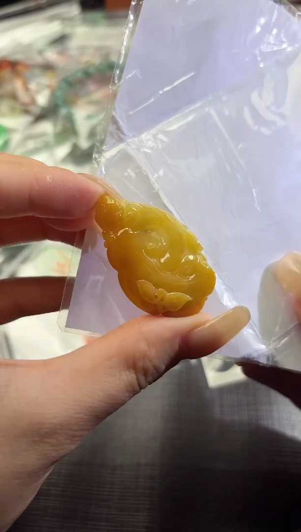 翡翠未镶嵌颈饰100712663