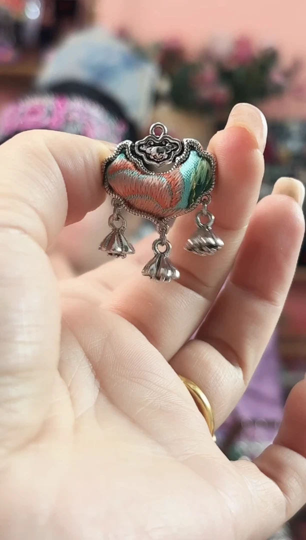 艺枝独绣手工饰品629