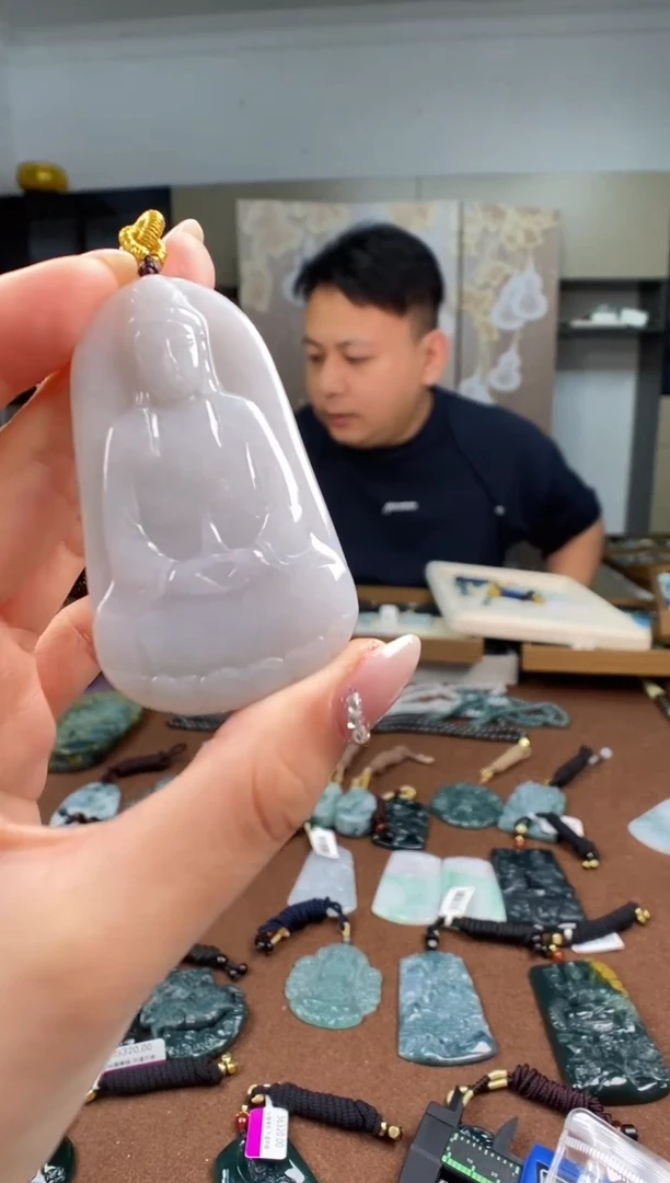颈饰未镶嵌翡翠多样性发其一