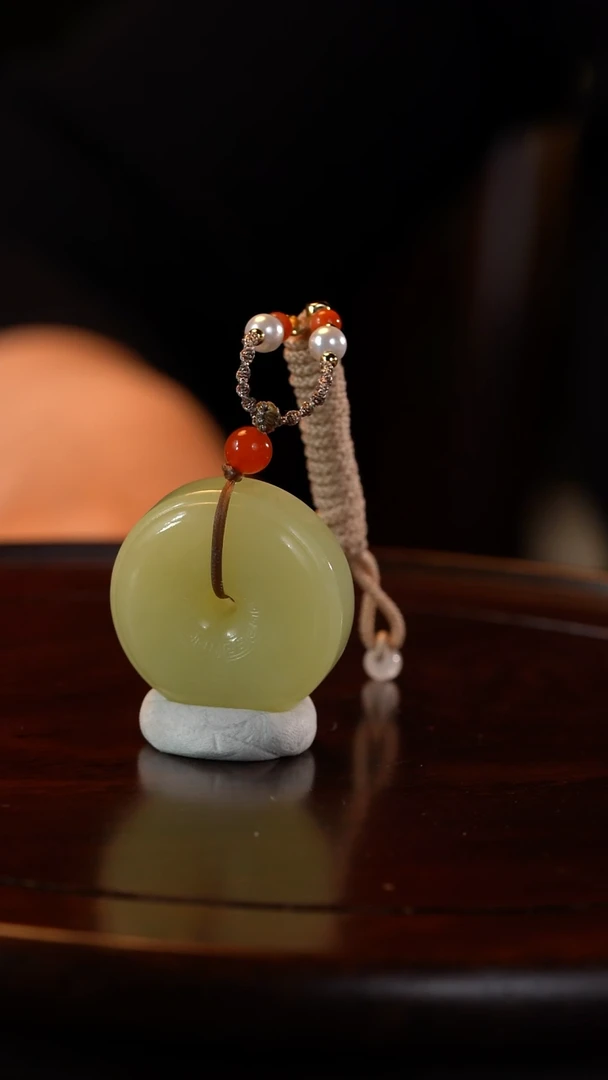 未镶嵌和田玉挂件蒸**上