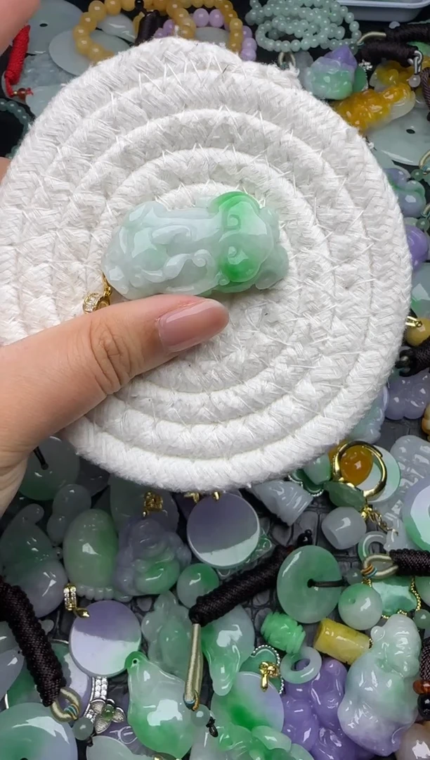 颈饰未镶嵌翡翠缅甸翡翠吊坠