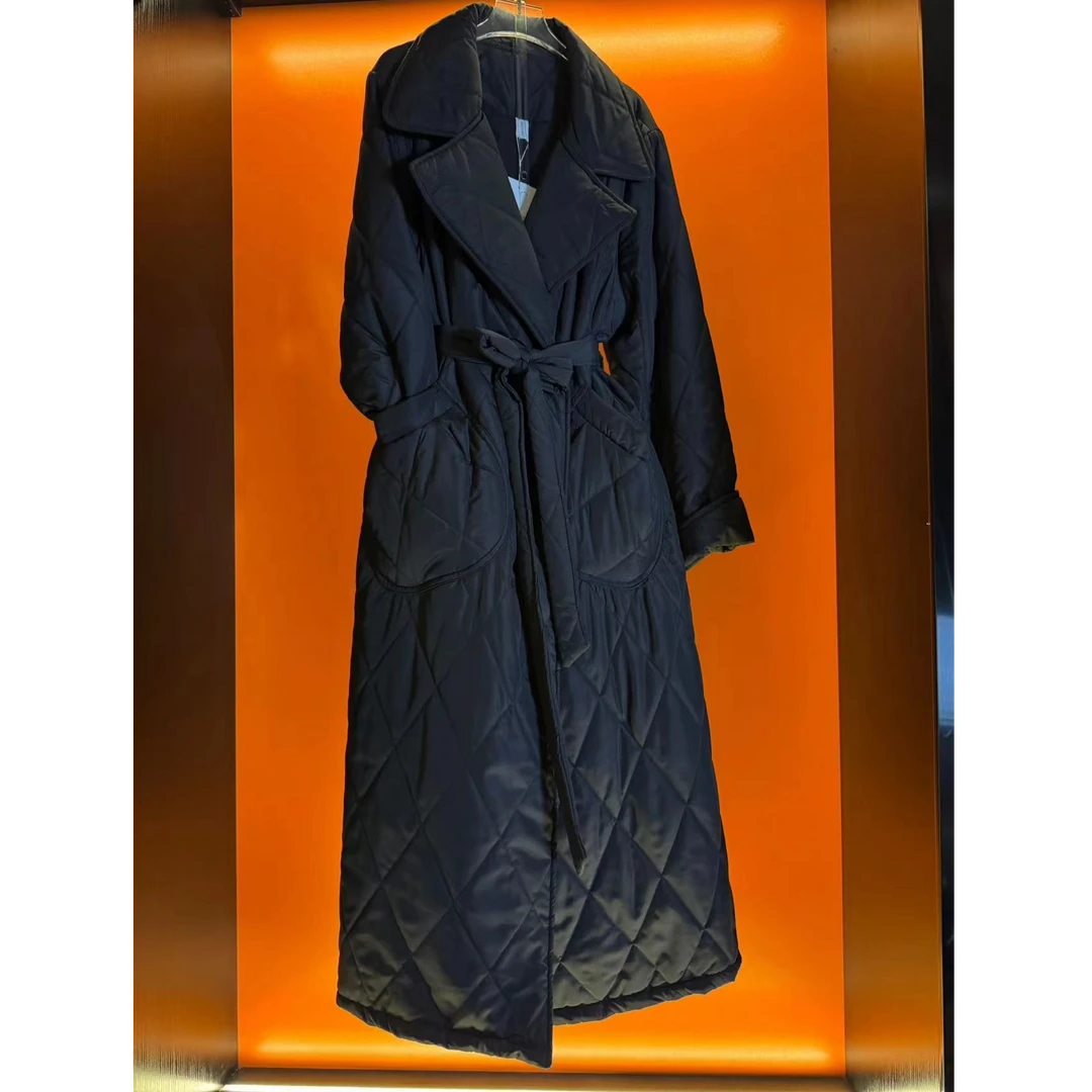 黑色翻领菱格棉服女冬季2024新款韩版系带收腰显瘦长款过膝外套