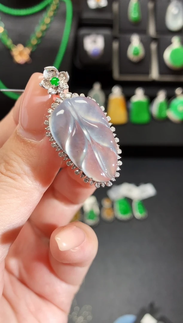 【闪购商品】翡翠吊坠(不含链)18K金镶嵌叶子吊坠