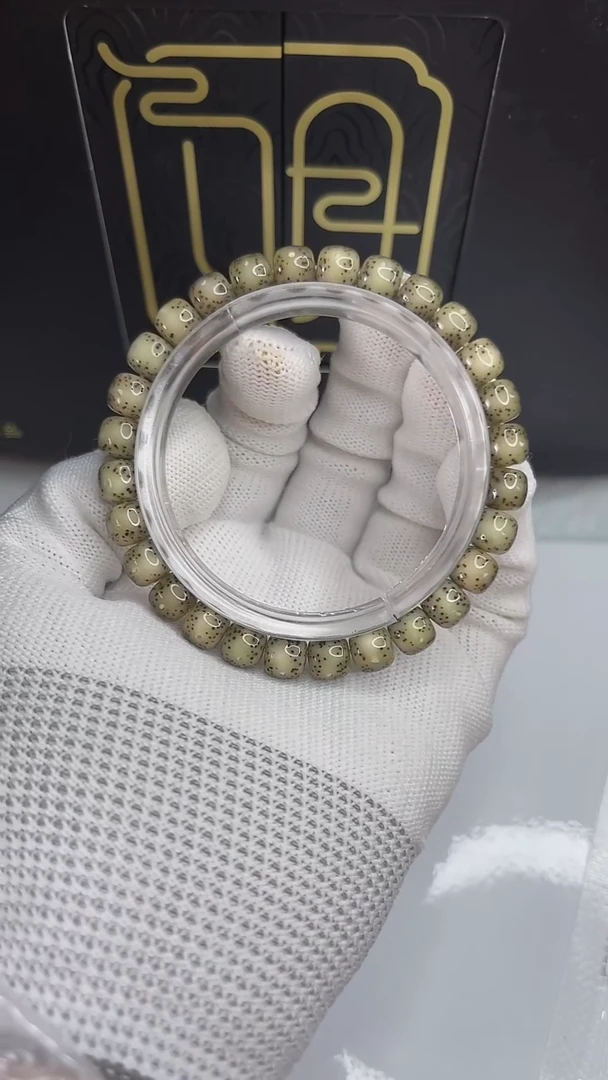 手串星月菩提小驼包8x7.c527