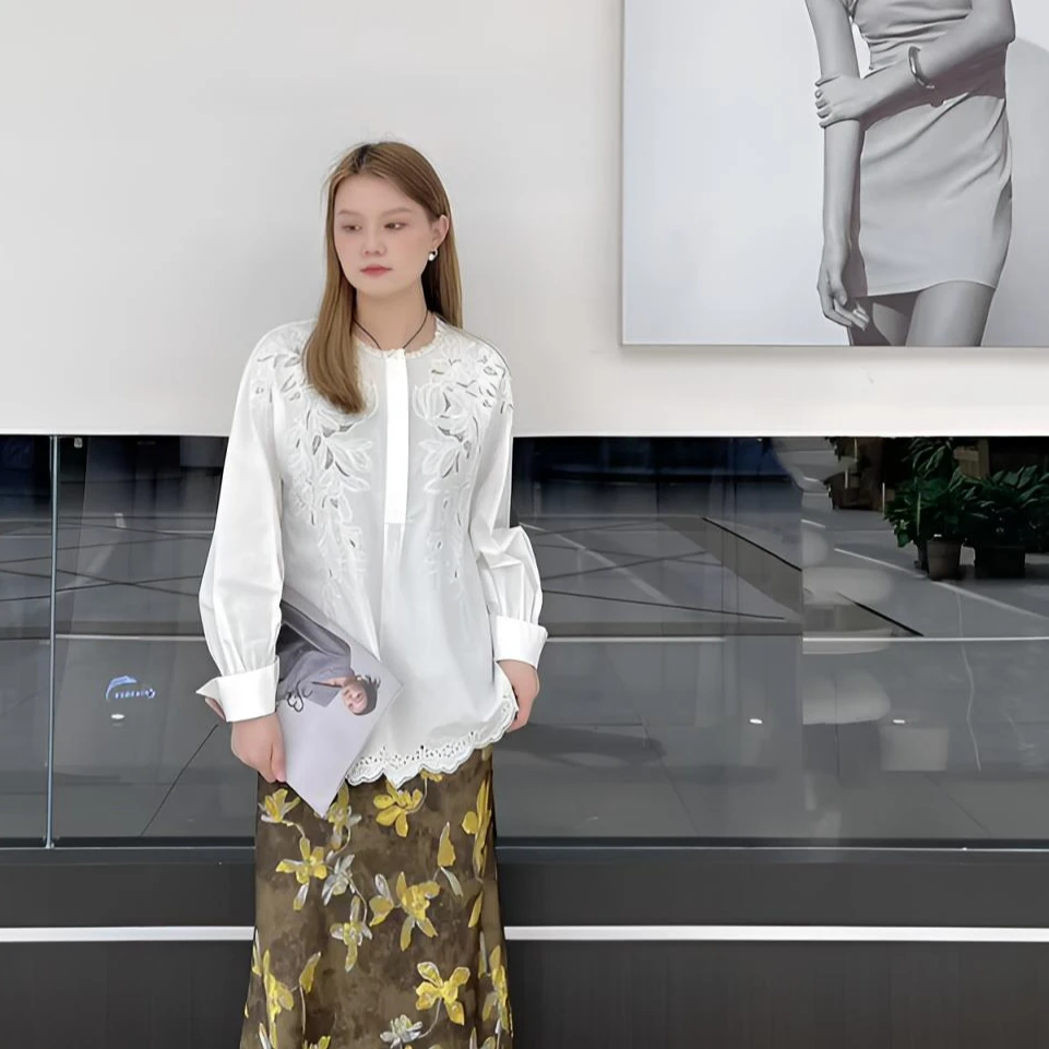花朵圆领通用直筒型刺绣长袖衬衫上衣气质女士春季小衫提花衬衣