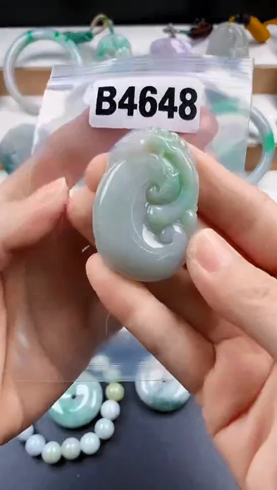 颈饰未镶嵌翡翠天然翡翠吊坠挂件