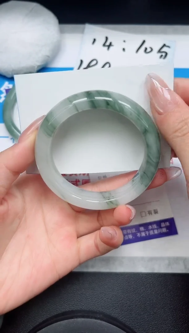 【闪购商品】石英质玉手镯未镶嵌13