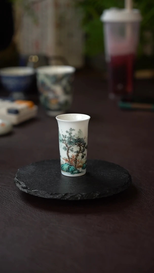 用**哥王钢全手工手绘青绿山水闻香杯