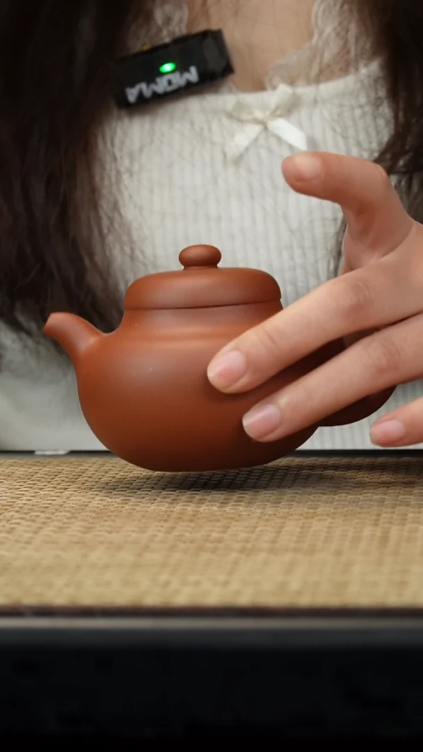 【闪购商品】紫砂茶壶生砂朱泥柿园190c