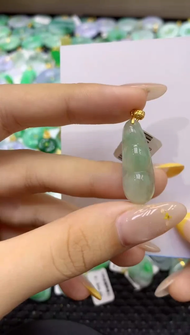 颈饰未镶嵌翡翠天然缅甸翡翠A货