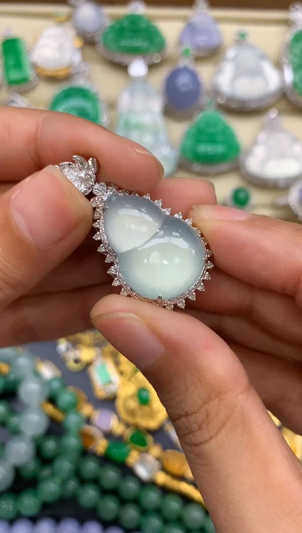 翡翠18K金镶嵌颈饰341-中国好珍宝