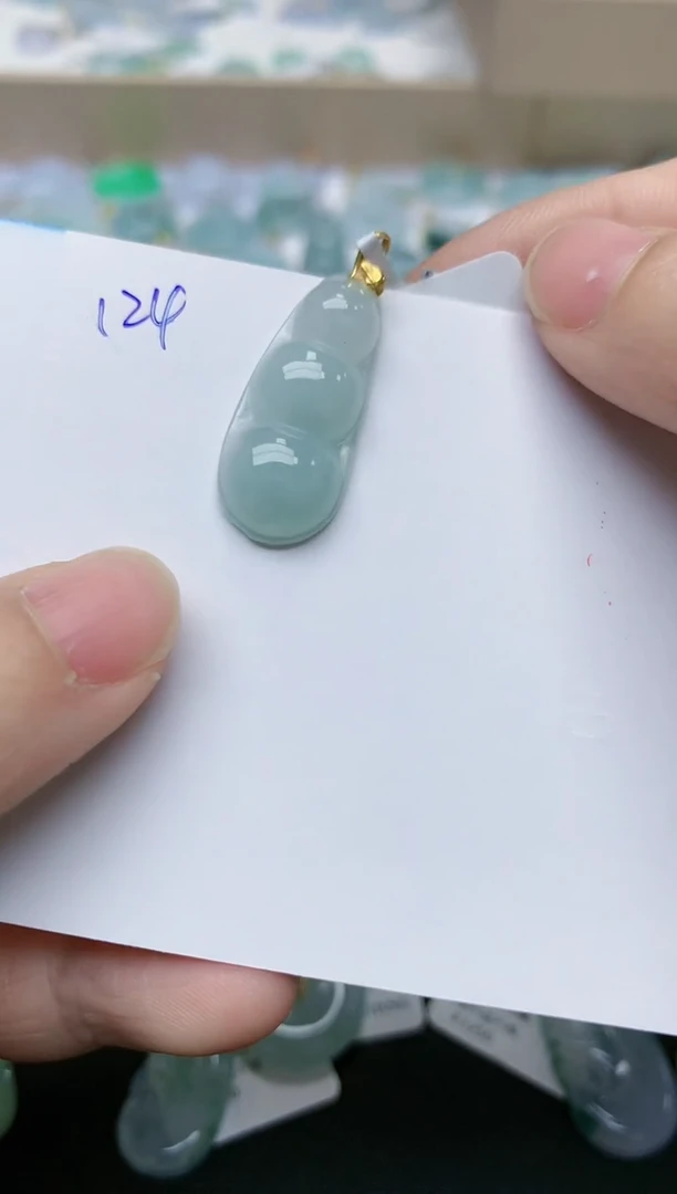 【闪购商品】翡翠颈饰18K金镶嵌天然翡翠A货    