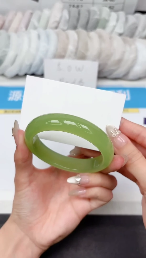 石英质玉手镯未镶嵌V268-60.3