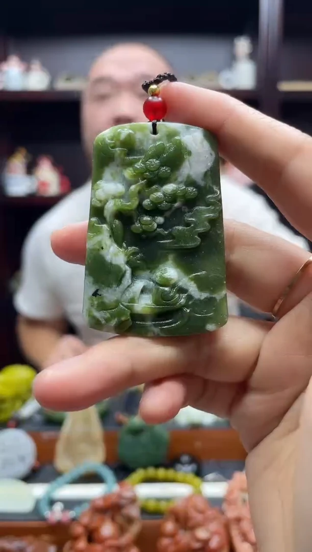 岫玉未镶嵌吊坠·