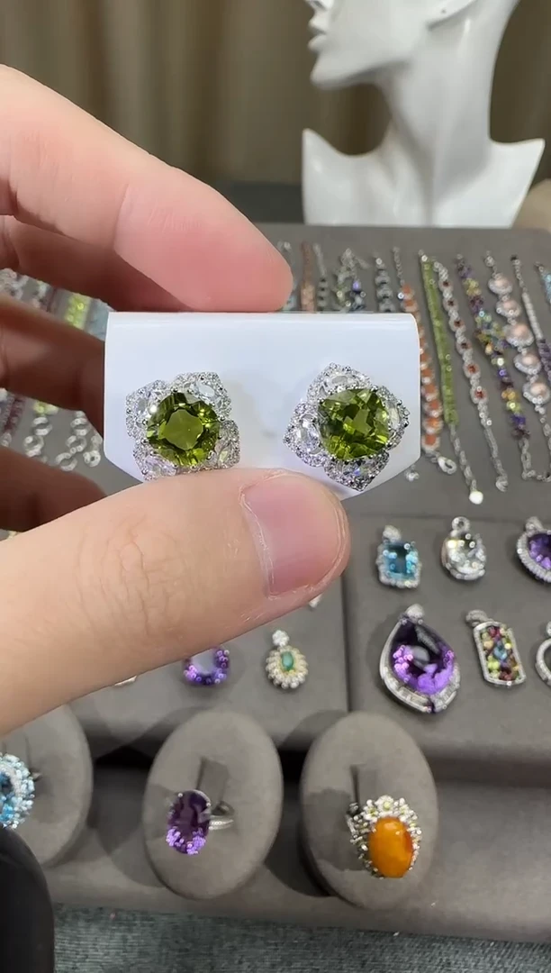 银S925镶嵌耳饰橄榄石10mm耳钉设计款