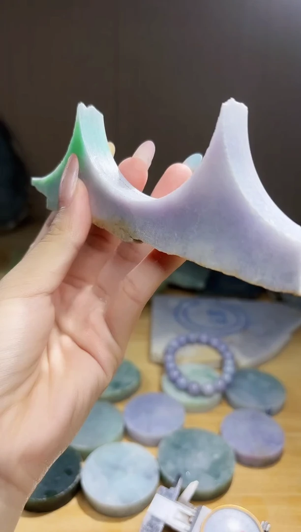 翡翠未镶嵌颈饰翡翠A货 温谭463