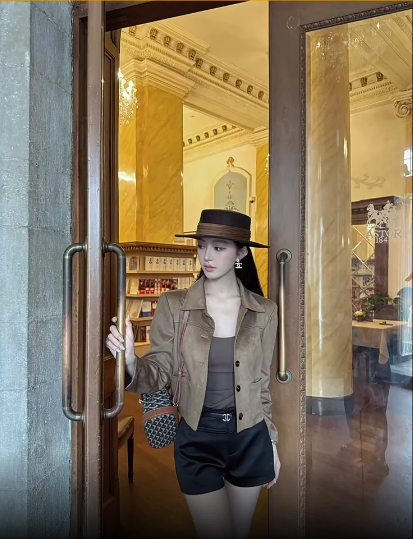 2025秋季新款高级感显瘦夹克外套+简约修身吊带配简约休闲短裤女