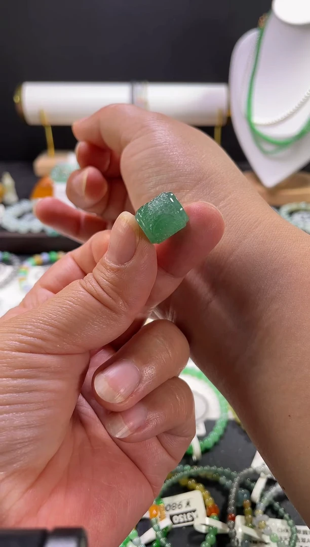 未镶嵌手链翡翠雕刻桶珠*1