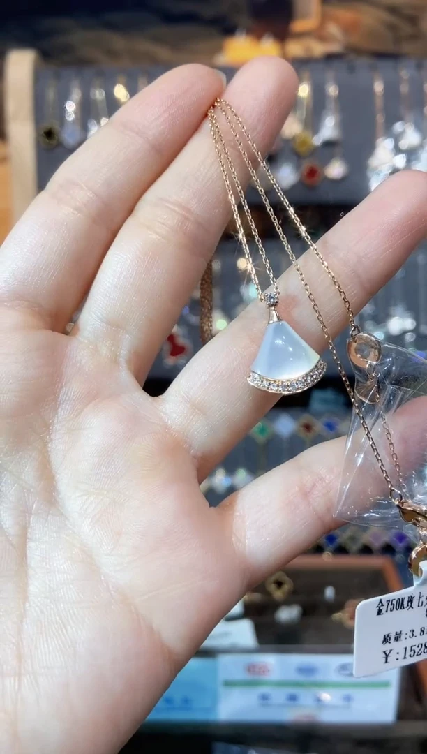 套链18K金镶嵌钻石钻石K玫七夕白裙