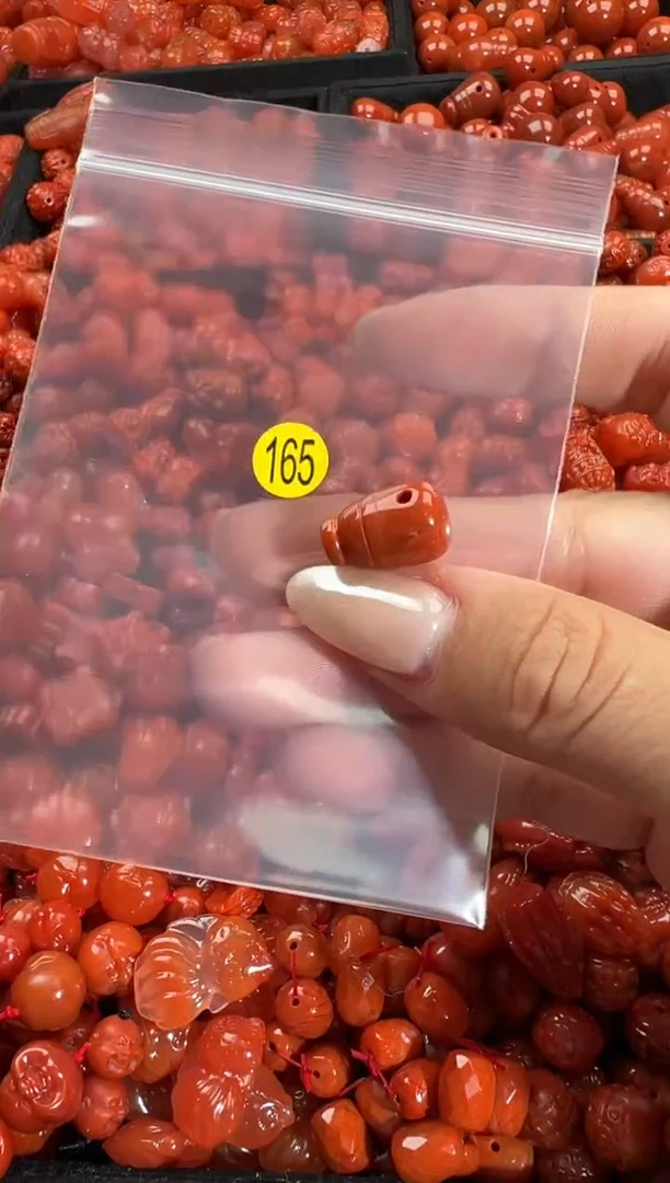 颈饰未镶嵌南红玛瑙1