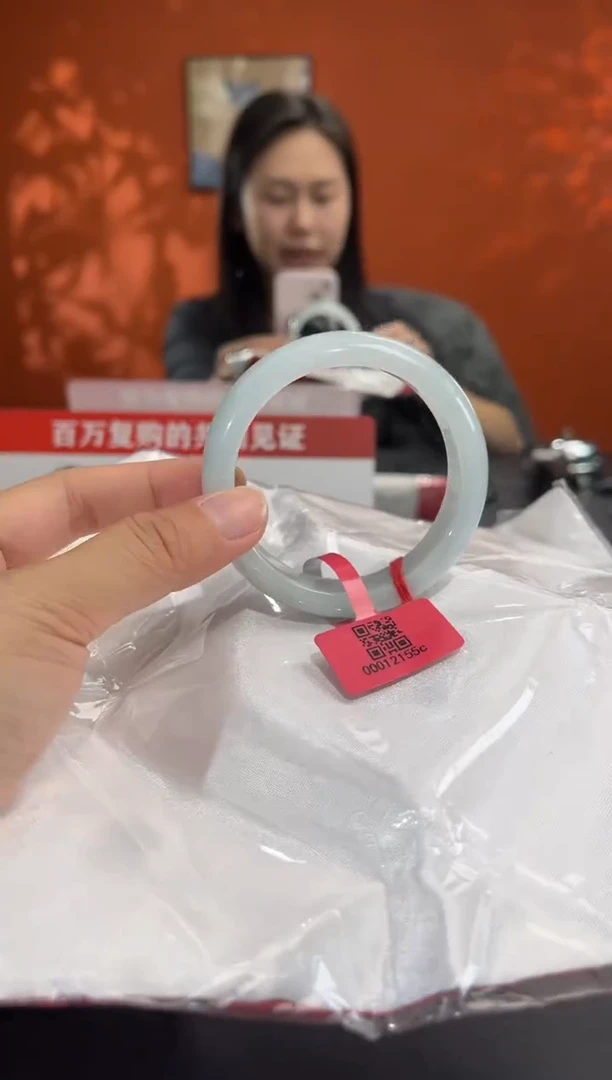 未镶嵌手镯翡翠18